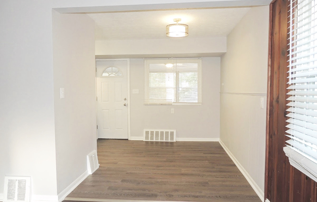 4 Bed - 1 Full Bath Cape Cod for Rent!