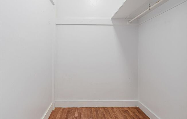 Studio, 1 bath, 430 sqft, $2,190, Unit 12