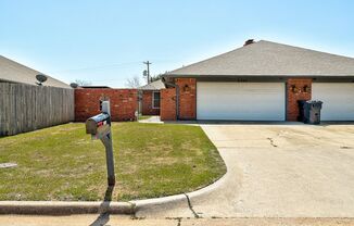 Stylish and Conveniently Located Duplex in NW Oklahoma City