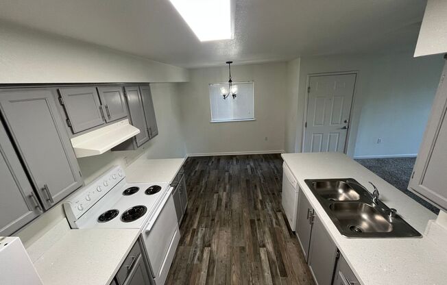 2 beds, 1 bath, 848 sqft, $1,900, Unit 1806