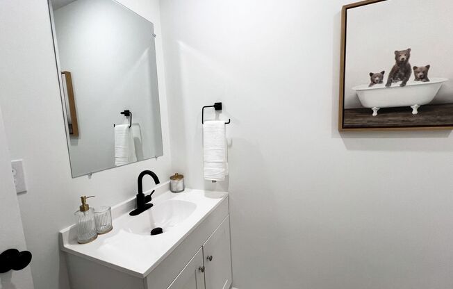 3 beds, 2.5 baths, 1,460 sqft, $1,595, Unit 326 Hummingbird Lane