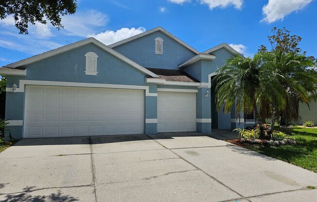 GORGEOUS 4 Bedroom, 2 Bath home with a 3 CAR GARAGE available for rent immediately in a GOLF COURSE COMMUNITY!