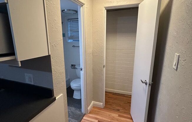 Studio, 1 bath, 300 sqft, $1,000