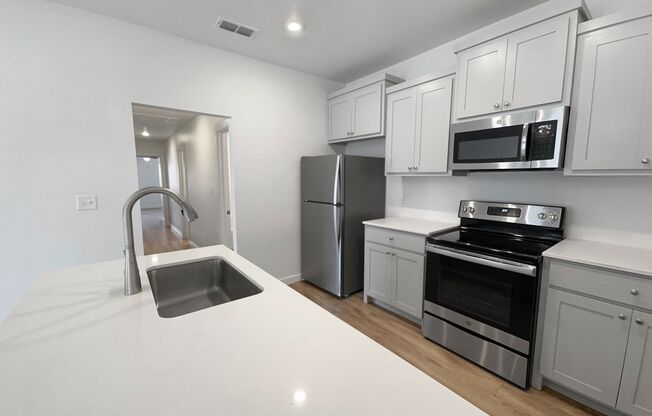 3 beds, 3 baths, 1,360 sqft, $1,499, Unit 5726 Lehigh Street