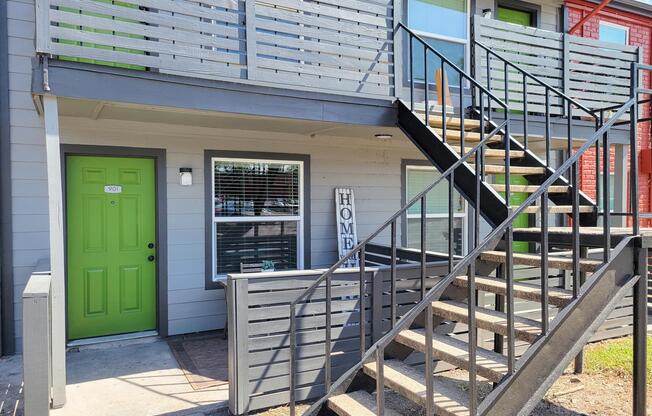 2 beds, 1 bath, 720 sqft, $1,219