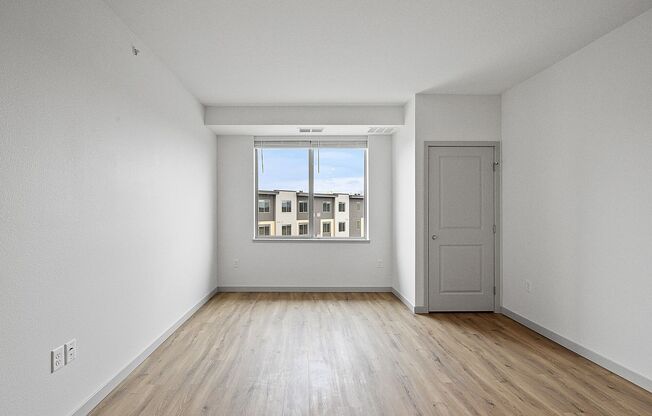 1 bed, 1 bath, 1,015 sqft, $1,995, Unit 410