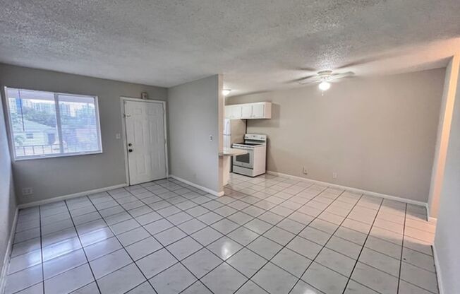 Affordable Living Downtown Hollywood!!!!