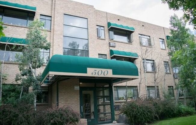 2 beds, 1 bath, $1,600, Unit 35