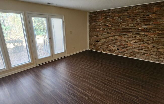 Chapel Hill / The Oaks Townhome