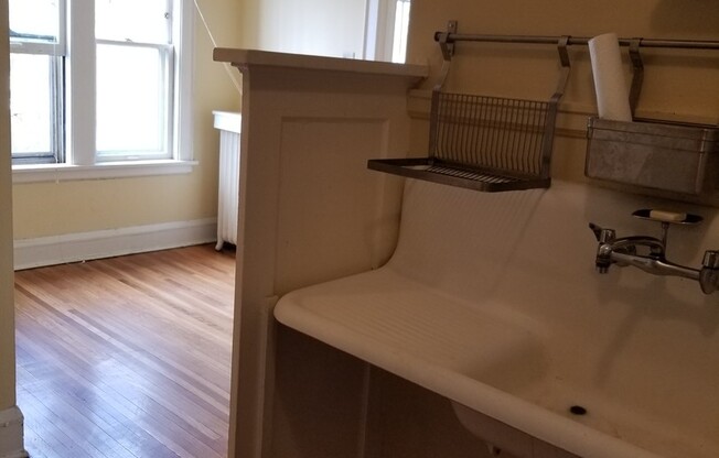 1 bed, 1 bath, 600 sqft, $999, Unit 310