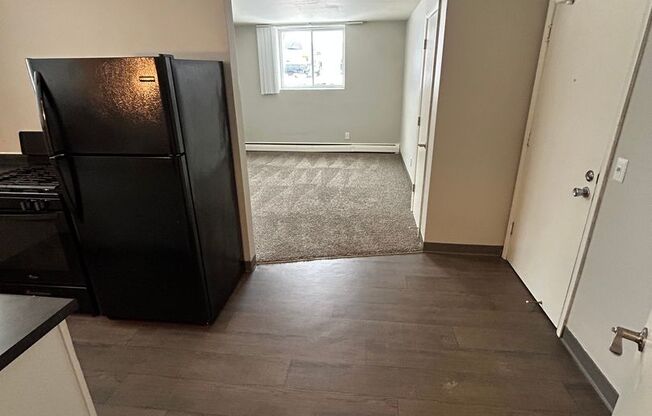 Studio, 1 bath, 406 sqft, $875, Unit 3