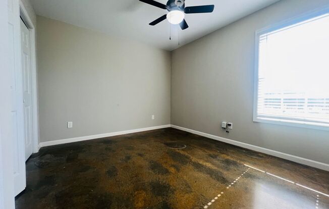 2 beds, 1 bath, $1,400