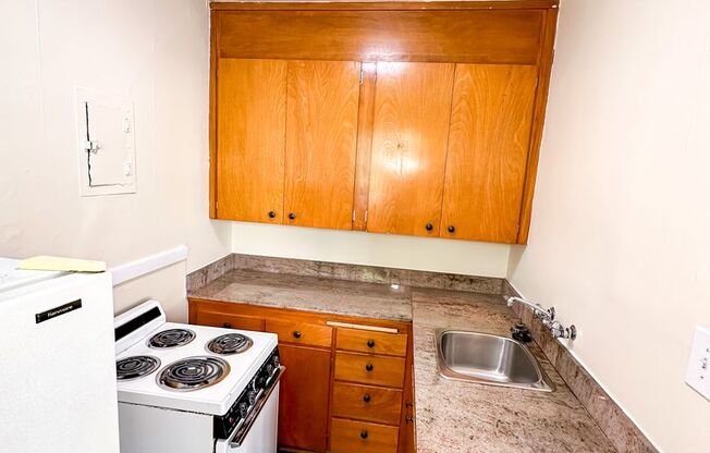 Studio, 1 bath, 365 sqft, $1,295, Unit 312