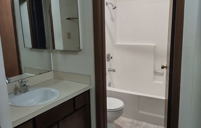 1 bed, 1 bath, 662 sqft, $1,150, Unit 155