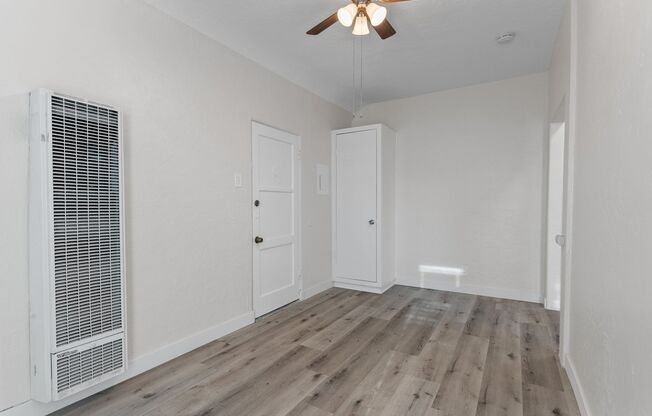 1 bed, 1 bath, 489 sqft, $1,695, Unit 726-04