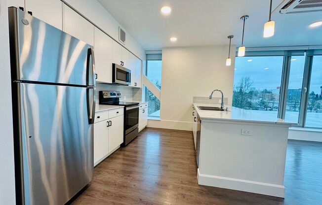 1 bed, 1 bath, 453 sqft, $2,450, Unit 410-408