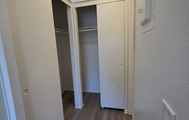 1 bed, 1 bath, 691 sqft, $2,000, Unit 476R