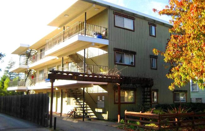 2132 Roosevelt