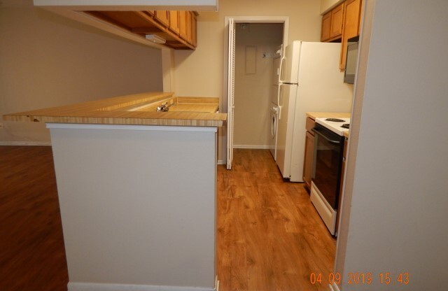 NICE 2 BEDROOM 2.5 BATH
