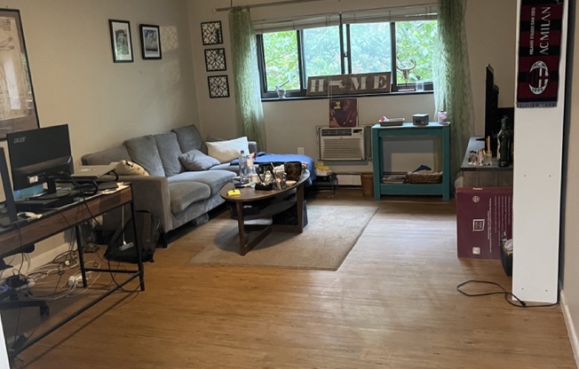 1 bed, 1 bath, 750 sqft, $2,550, Unit 27