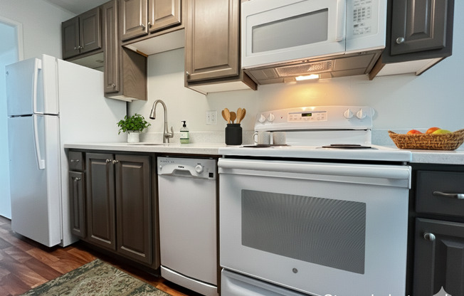 Spacious, Updated One Bedroom Apartments Close to Multnomah Village, Parking Included and Pet Friendly!