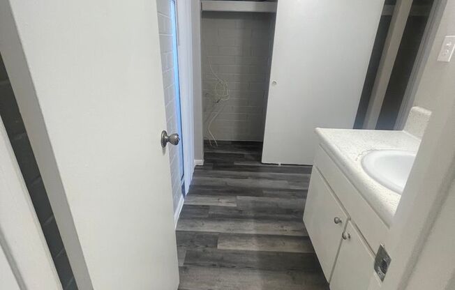 Studio, 1 bath, 336 sqft, $999, Unit D26