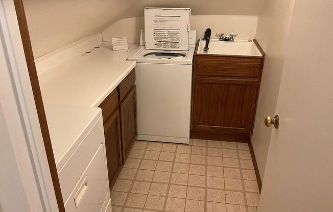 1 bed, 1 bath, $1,200