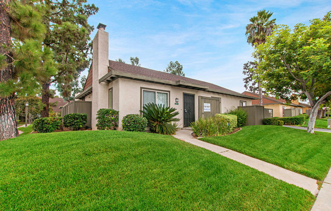 3 Bedroom, 2 Bath 1374sf Detached condo in Mesa Village 92126.