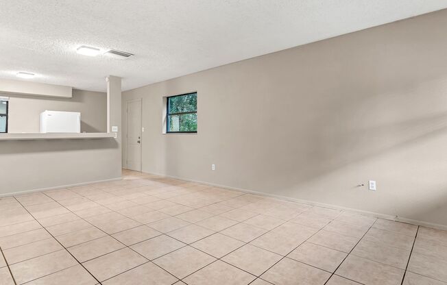 Available Immediately, Newly Renovated 2BD/1BA Duplex in Largo, FL