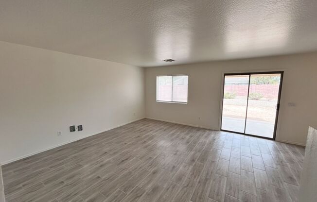5 bedroom + Large LOFT 3 full bathrooms!