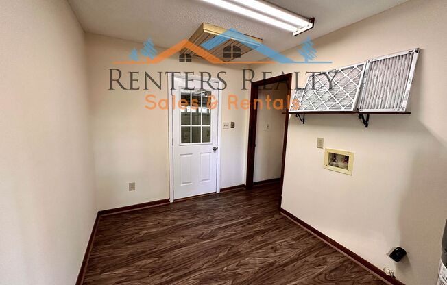 3 beds, 2 baths, $1,700