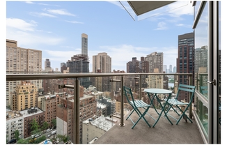 310 E 53 ST