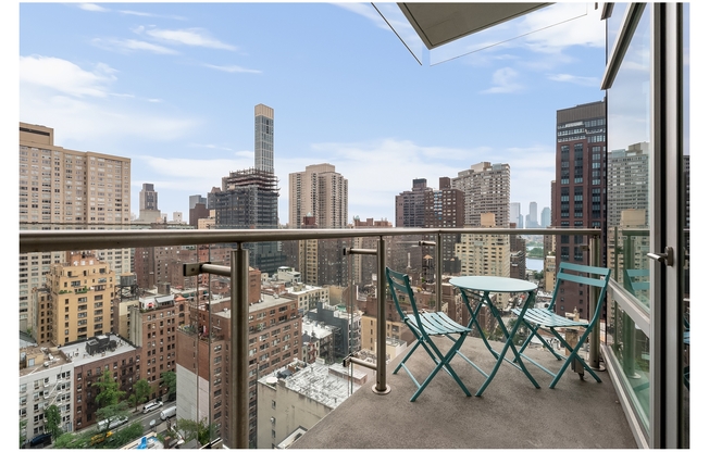 310 E 53 ST