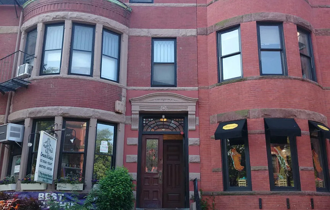 290 Newbury St.