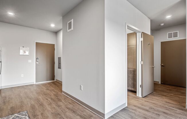 2 beds, 1 bath, 789 sqft, $1,600, Unit 302