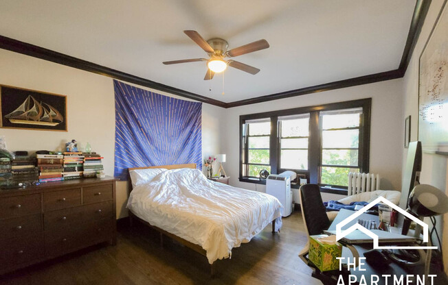 1827 W Winona St