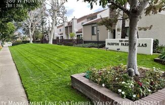 586 W HUNTINGTON DR