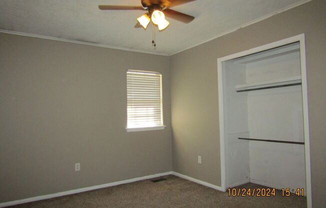 3 beds, 2 baths, $1,350