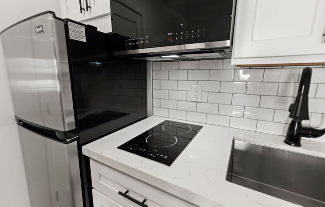 Studio, 1 bath, 350 sqft, $1,495, Unit Unit #21