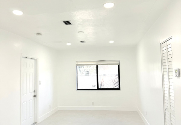 209 NW 10 ST