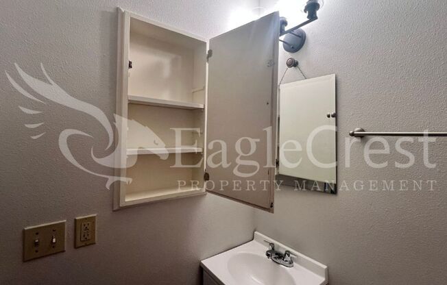 1 bed, 1 bath, 900 sqft, $1,100, Unit 202