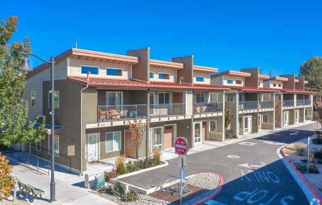DeLuxe Apartments