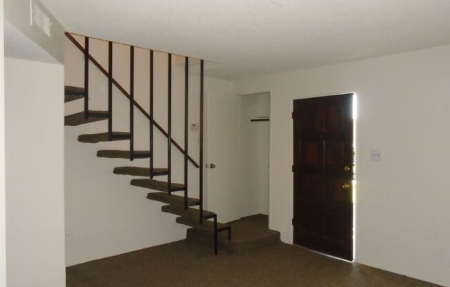 2 beds, 1.5 baths, $1,295, Unit UNIT 5