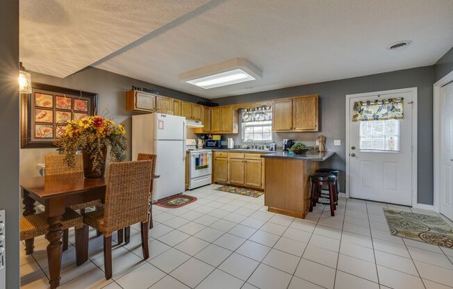 2 beds, 1.5 baths, $1,800