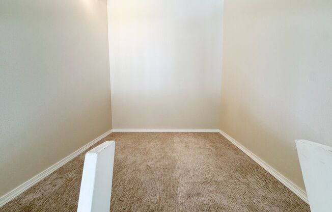 Studio, 1 bath, 150 sqft, $995, Unit 1F