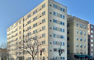 1400 400 CHICAGO AVE