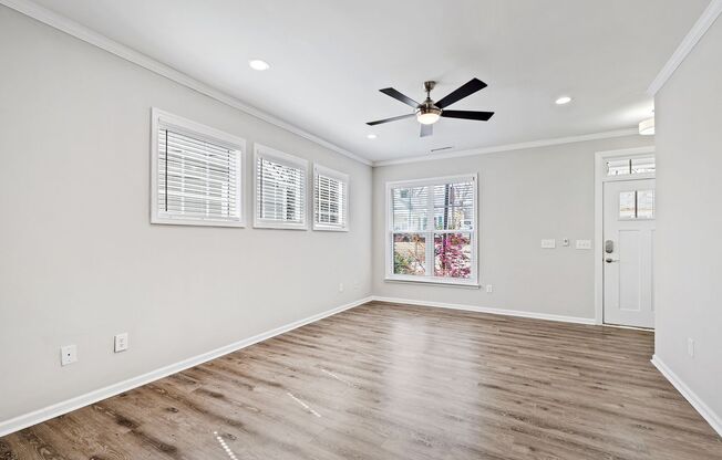 3 beds, 2.5 baths, $1,900, Unit Unit A