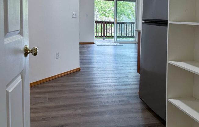 Desirable 2 bedroom , 1 bath in Beacon Hill - Downstairs Duplex