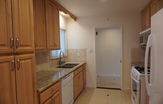 3 beds, 2 baths, $4,350