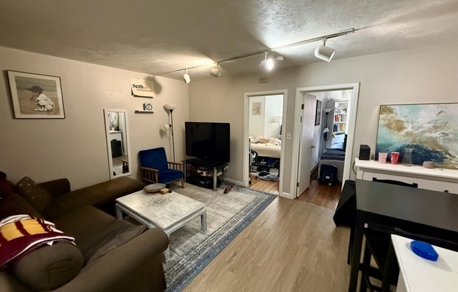 78 COMMONWEALTH AVE